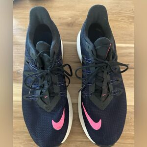 Nike Quest Running Sneaker 10 Woman’s